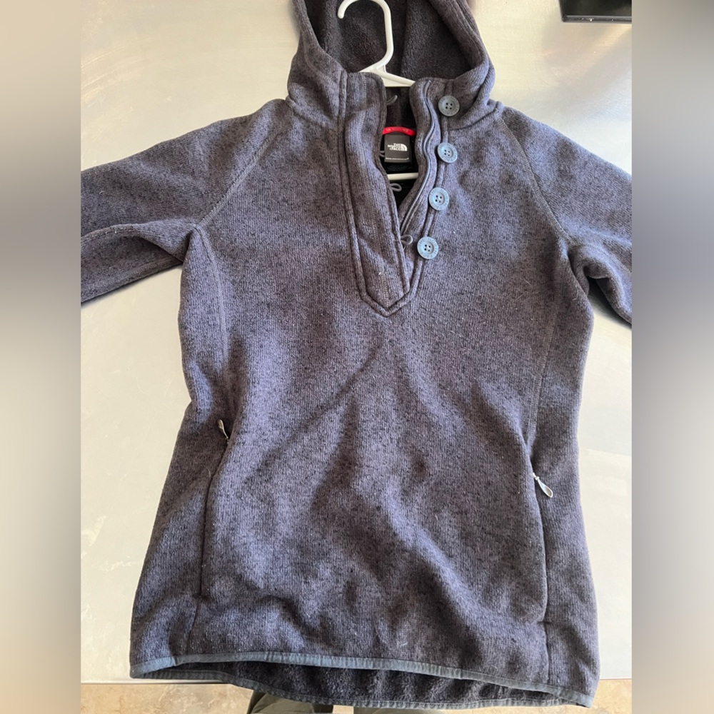 Women’s Heather gray Northface sweater size Xsmall
